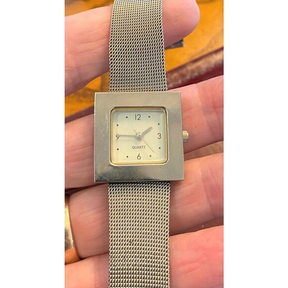Women's 25mm Silver Tone Yves Rocher Watch with Mesh Band - Picture 3 of 3